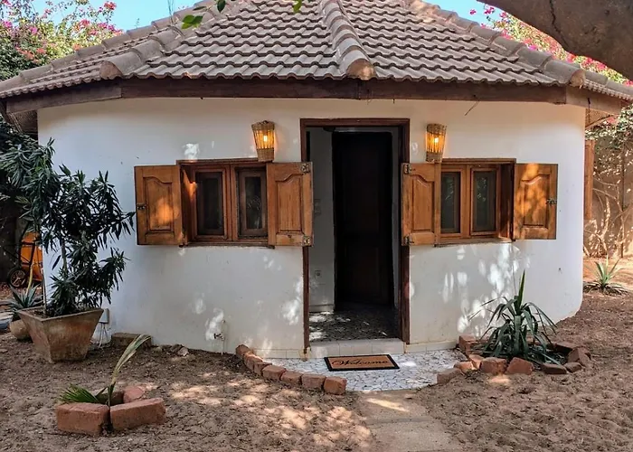 Chez Anaïs - Case indépendante dans un grand jardin avec piscine